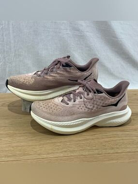 Hoka One One Mach 6 Women’s Size 10 B Cosmic Pearl Quartz Running Shoes